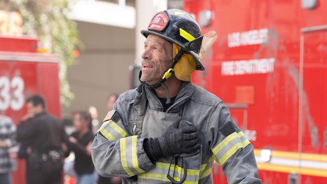 9-1-1 8x18